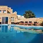 Tal Fanal Complex *