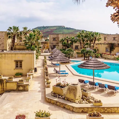 Tal Fanal Complex *